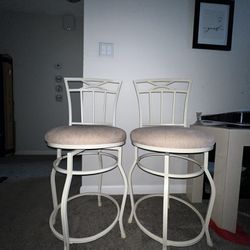 Set of 2 Barstool/non-adjustable chair