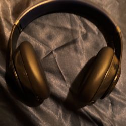 Beats Studio Pro - Navy Blue - Like New (With USB-C Cable) 
