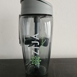 Personal Shake Mixing Cup NEW