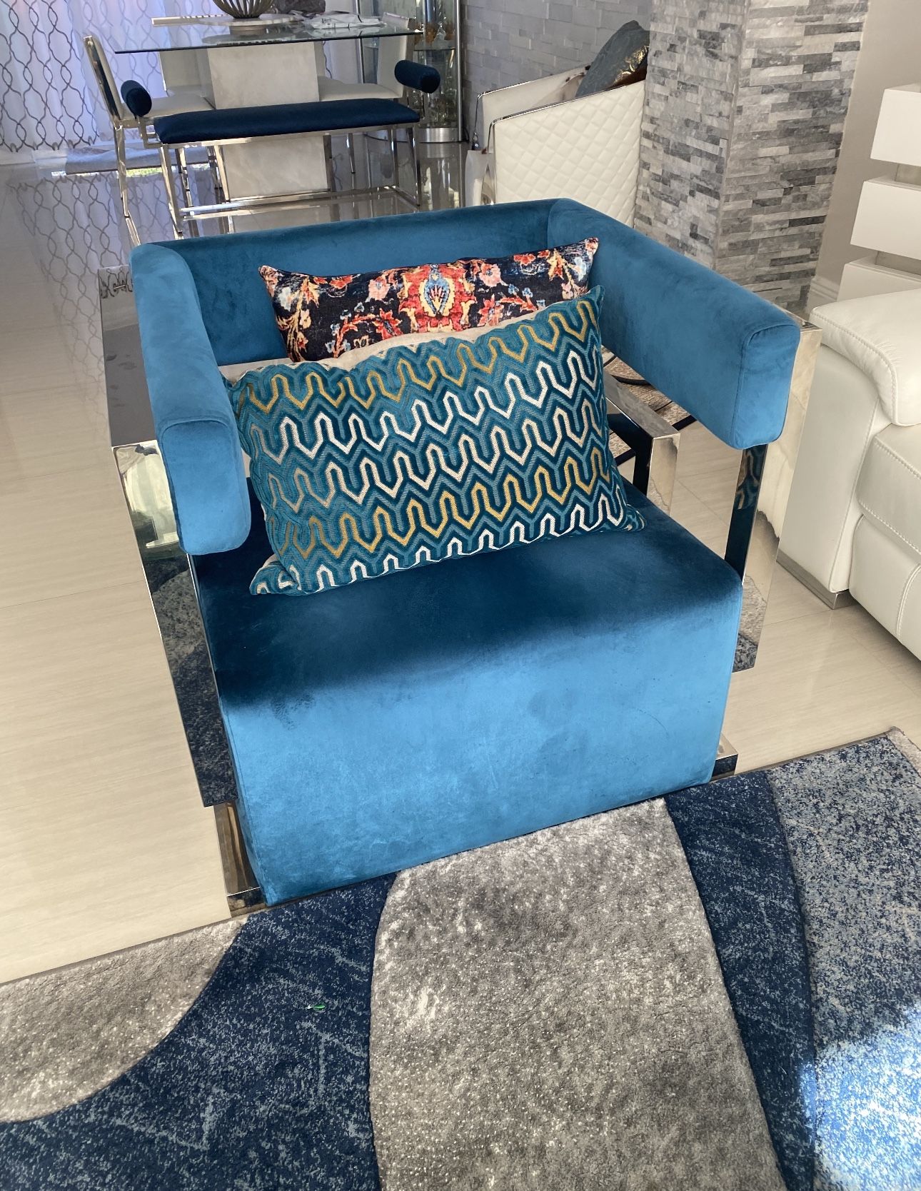 Versana Accent Chair