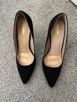 New Women heels size 8