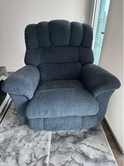 La-Z-Boy Randell Oversized Recliner – Charcoal Gray – Like New