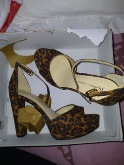 New Jessica Simpson size 8 heels will better fit someone 7.5
