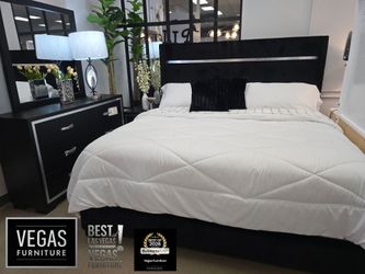 Queen Bedroom Set 4pc/King Available