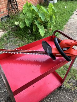 Black & Decker Hedge Trimmer