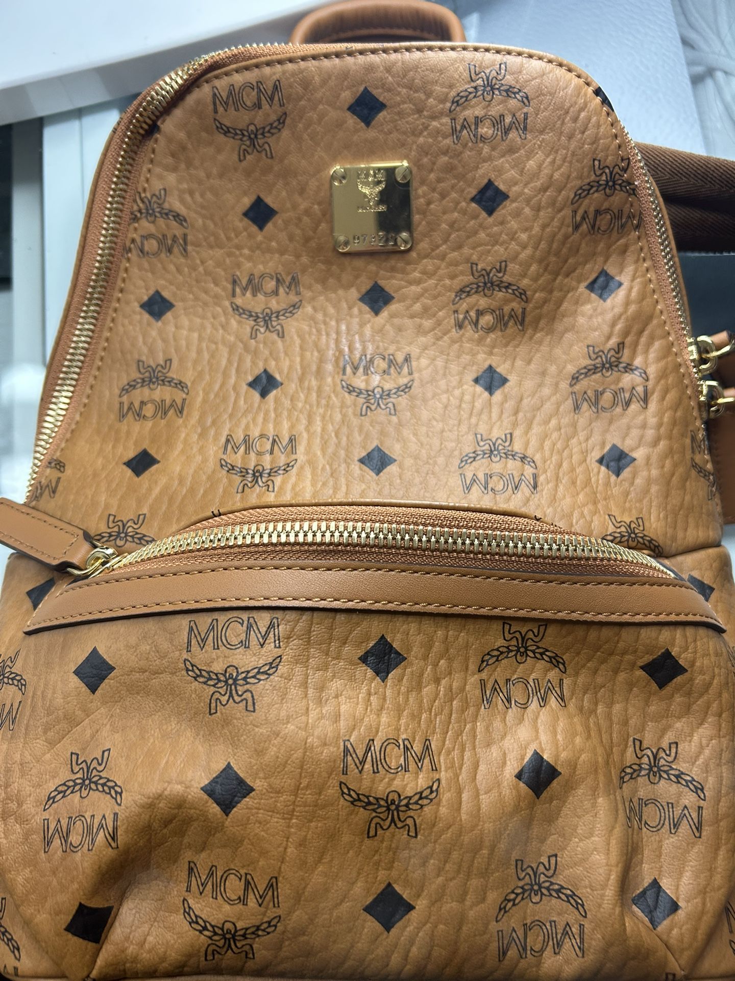 MCM AREN SLING BAG IN VISETOS