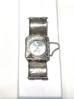 Vintage like new condition solid .925 silver Silpada ladies wristwatch with silver watchband. Needs a new battery.