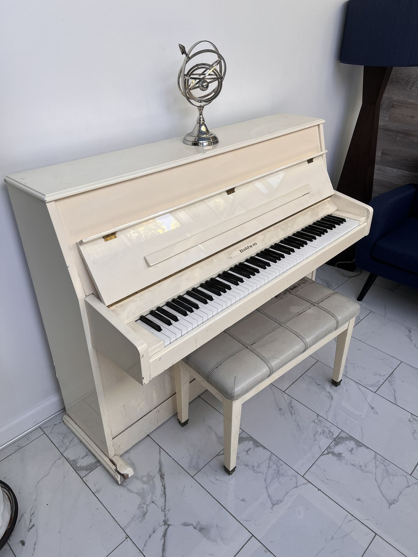 BALDWIN E100- HPIV PIANO