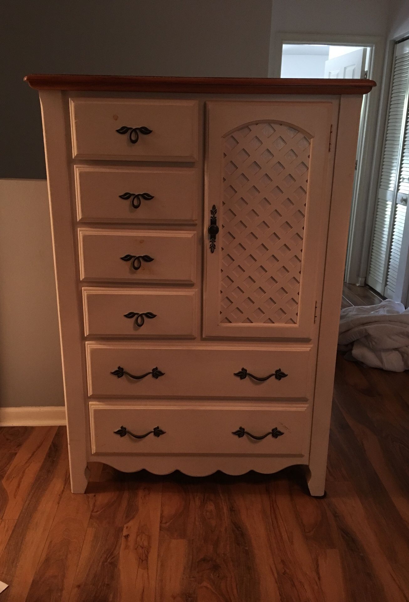 Dresser