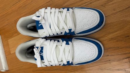 Lv trainers size 43