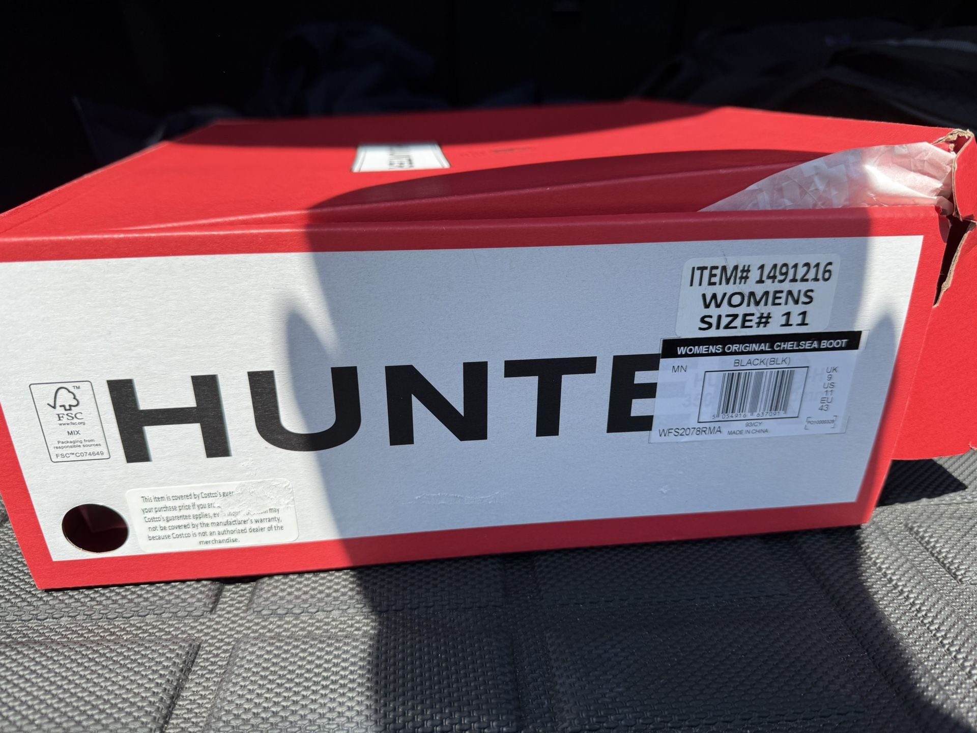 Hunter Chelsea Rain Boot (Women’s)