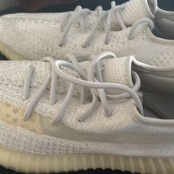 Yeezy 350 Light 