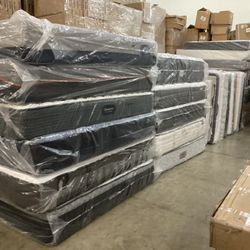 King Mattress With adjustable Base For Free $700
