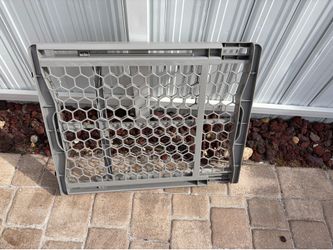 Baby/pet gate
