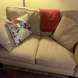 Comfy 2-cushion Sofa Couch