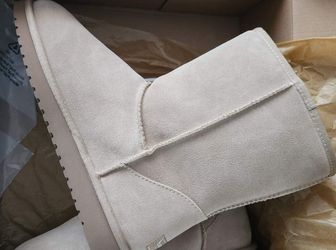 Koolaburra Women's Boots Size 10M New