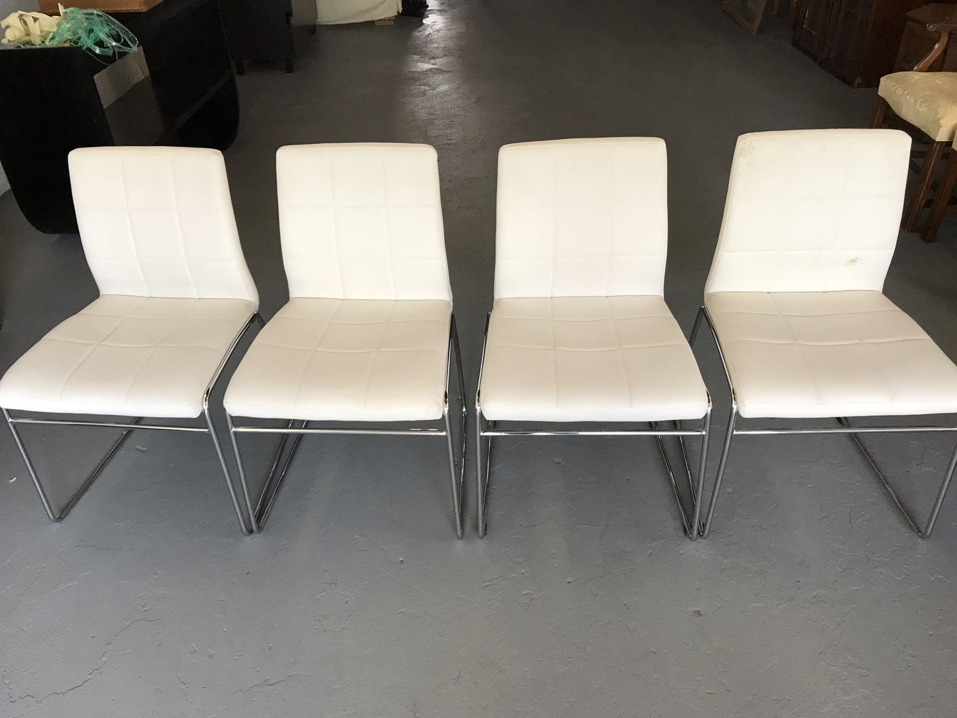 Set of 4 chairs