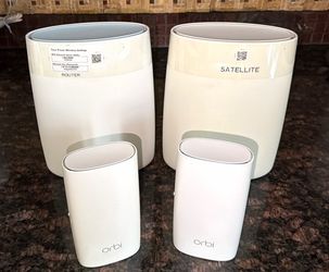 Netgear Tri-Band Orbi Router RBR50,Satellite RBS50 and Two Orbi Wall Plug Satellites RBW30 Mesh System. Used