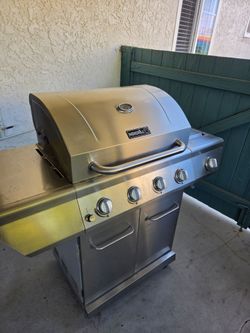 BBQ GIRL BY NEXGRILL 5 burners stanlles steel super clean ready to use