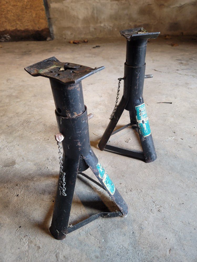 Car Stands 
