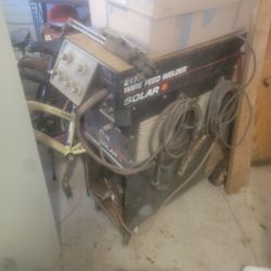 Mig welder with cart  . 200.00 or best offer