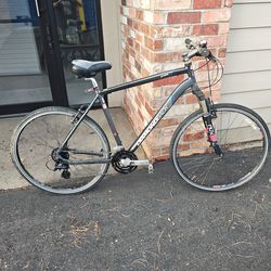 Diamondback Trace large 22-in 700cc wheels