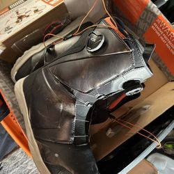 Used pair of ThirtyTwo Lashed Double Boa Snowboard Boots in black/camo colorway, size US 12.0. 