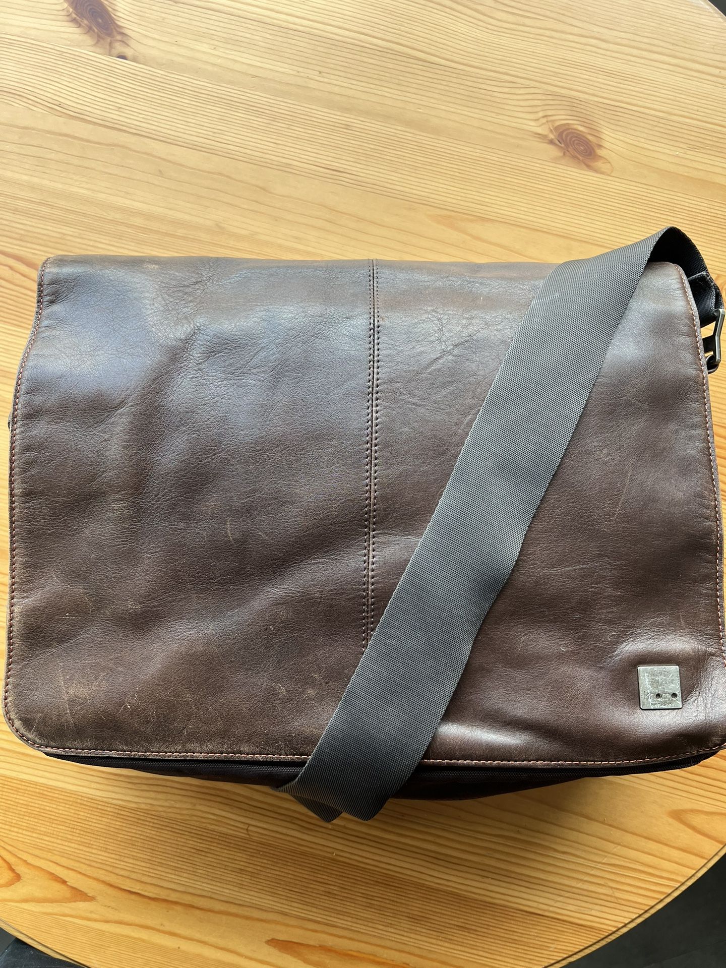 Knomo Leather Messenger Bag