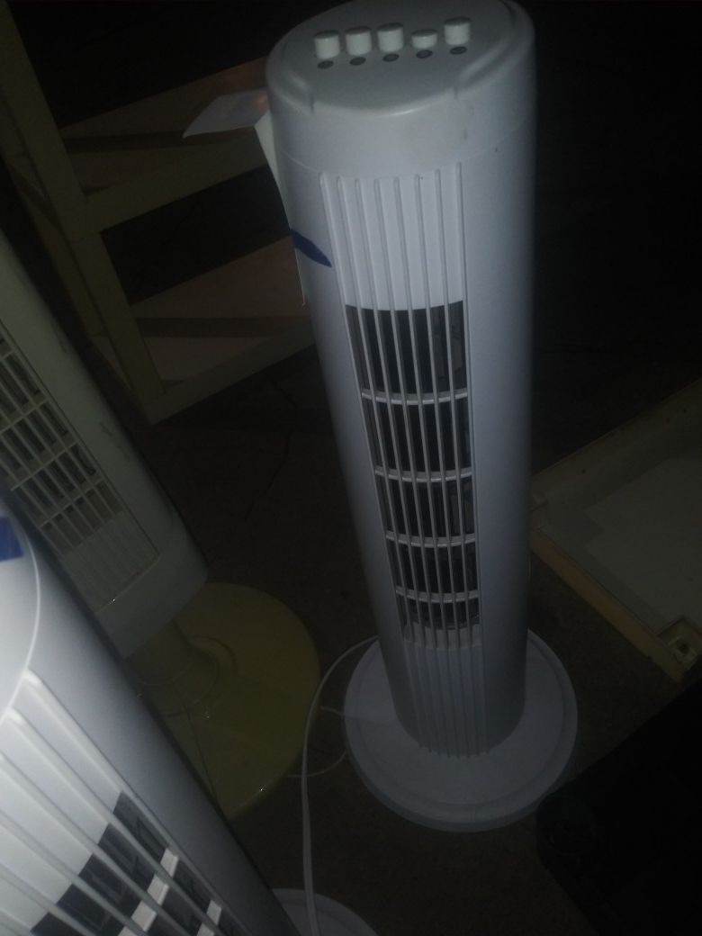 2matching tower fans