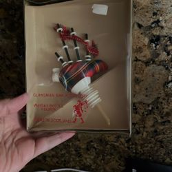 Vintage Clansman Tartan Scotch Whiskey Bagpipe Stopper Pourer, $35