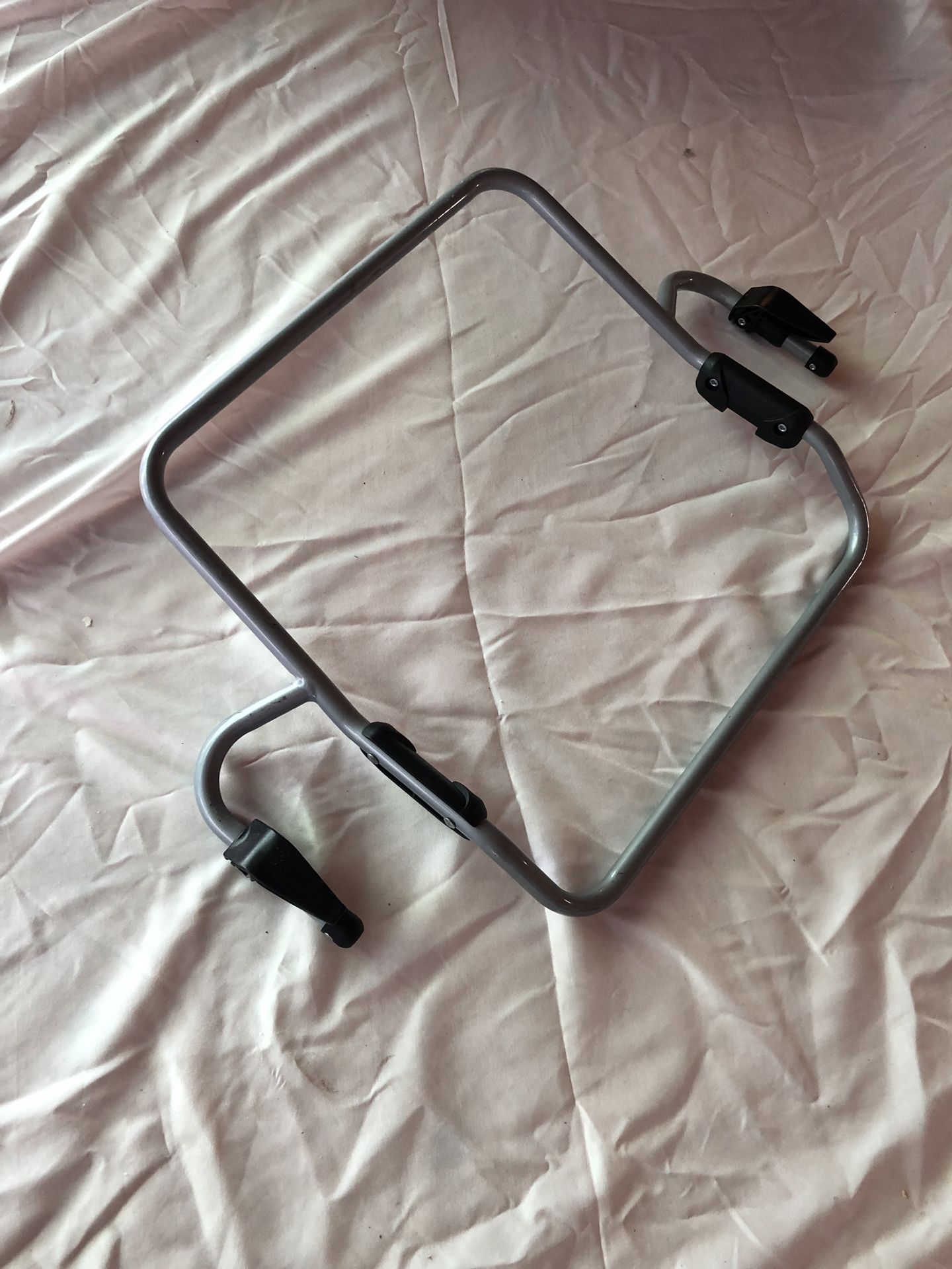 Bob stroller car seat adapter for a graco car seat