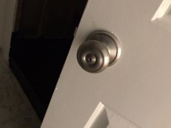 10 Door knobs, dummy and privacy like new all for 80