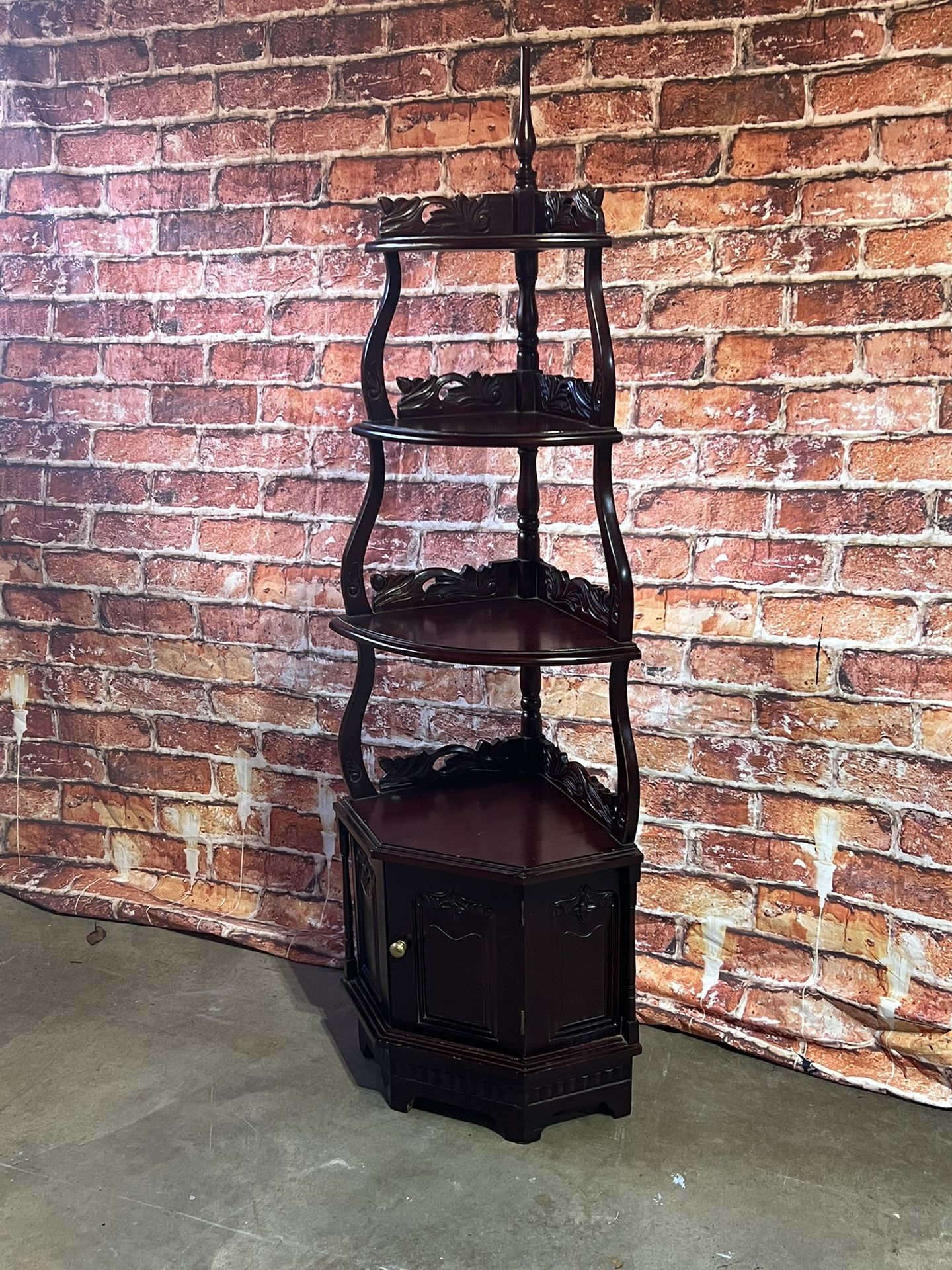 Gorgeous Mahogany Display Cabinett