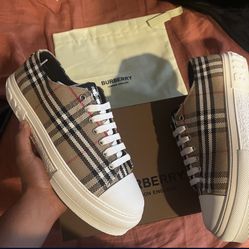 Burberry Lowtops 