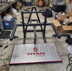 Titan Fitness Belt Squat Machine