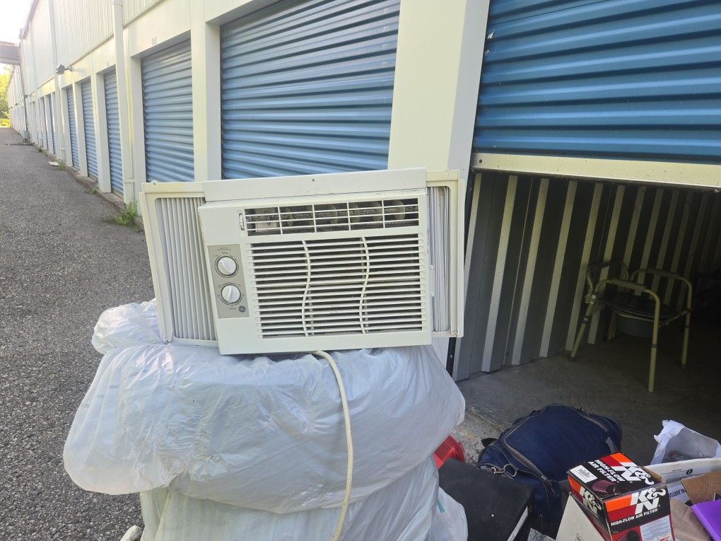 GE Model AEL05LVQ2 AIR Conditioner