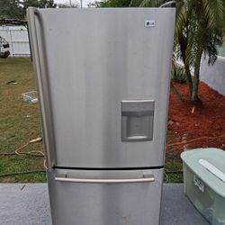 Refrigerador 32"×68" Work Perfect Make Ice And Water