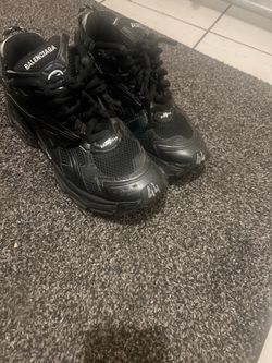 Balienciaga runners fist size 44 (11) used from 2022 real  no box just shows who ever picks them up 50 doing cheap dmt need them