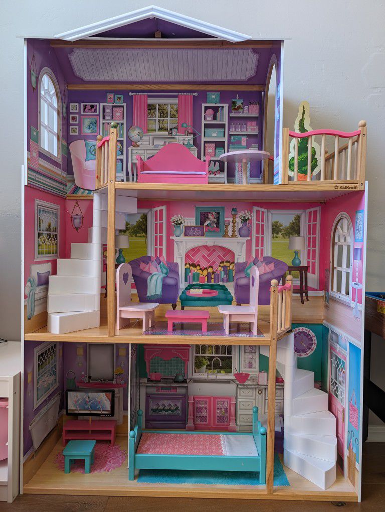 KidKraft Dollhouse & Barbie Dolls