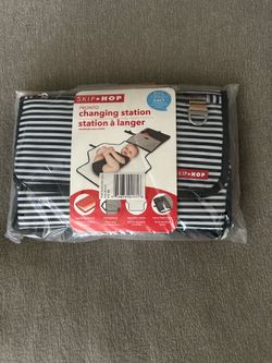 Skip Hop Pronto Signature Portable Changing Mat - New