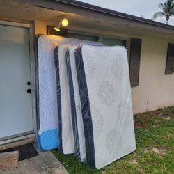 NEW TWIN MATTRESS AND BOX SPRING -- Also Available In All Sizes.