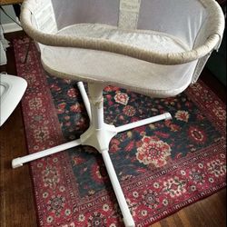 Halo Bassinest Swivel Sleeper