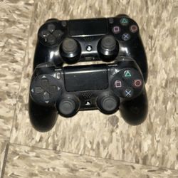 2 PS4 Controllers
