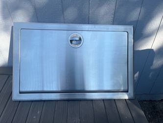 Baby station changer new