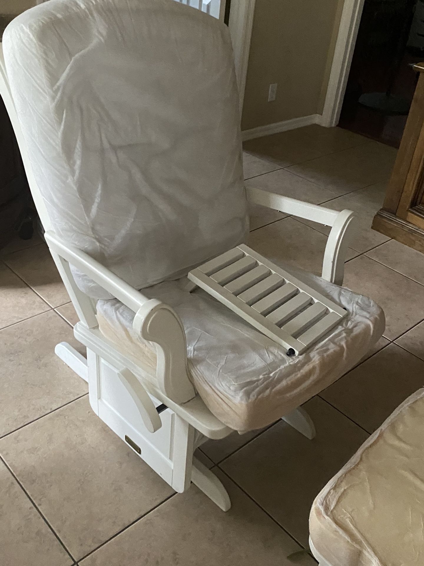 Free White Rocking chair