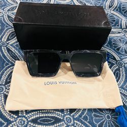 LV Sunglasses $600
