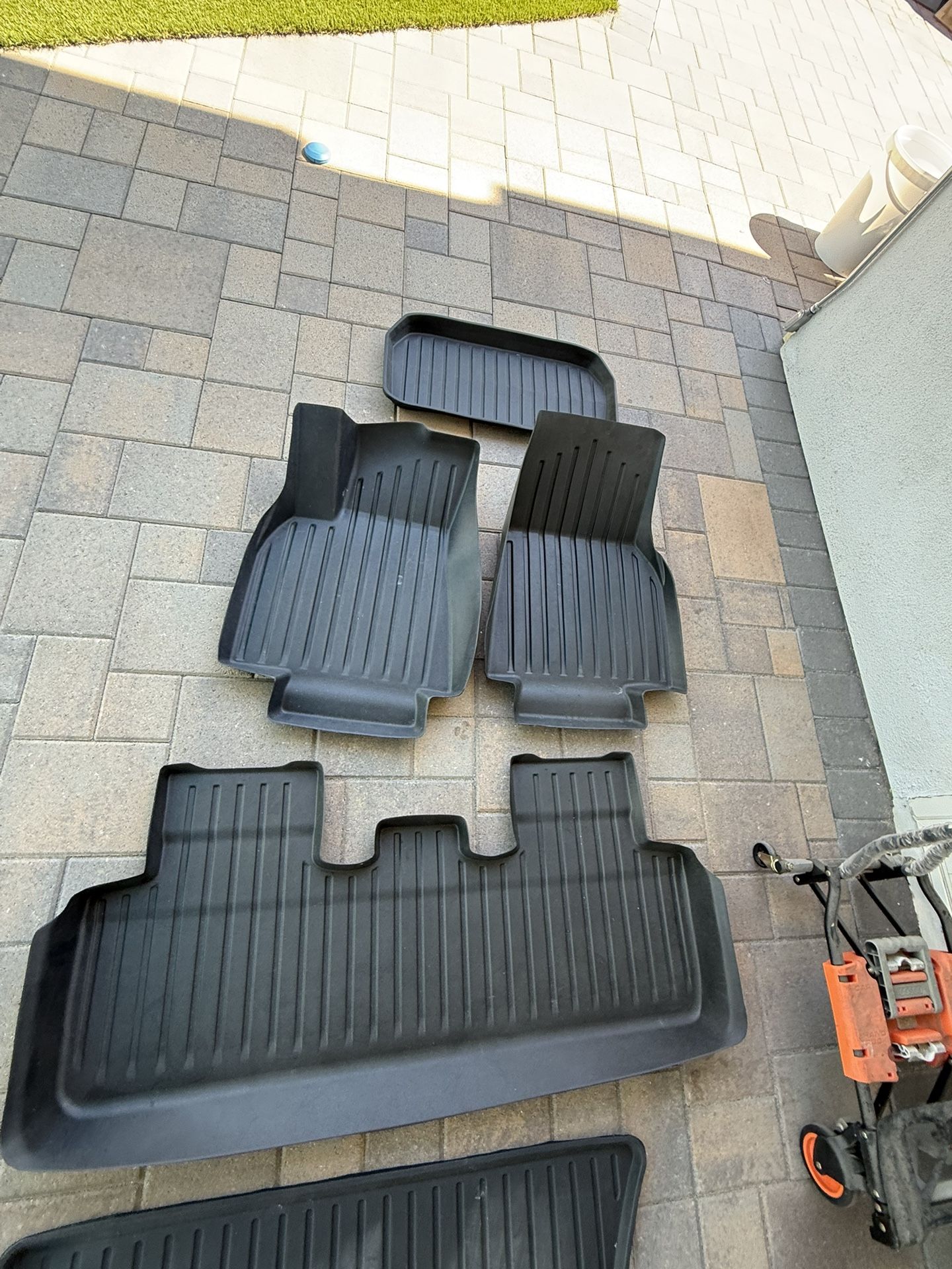 Tesla Model Y Full Set Floor Mats (2000-2024)