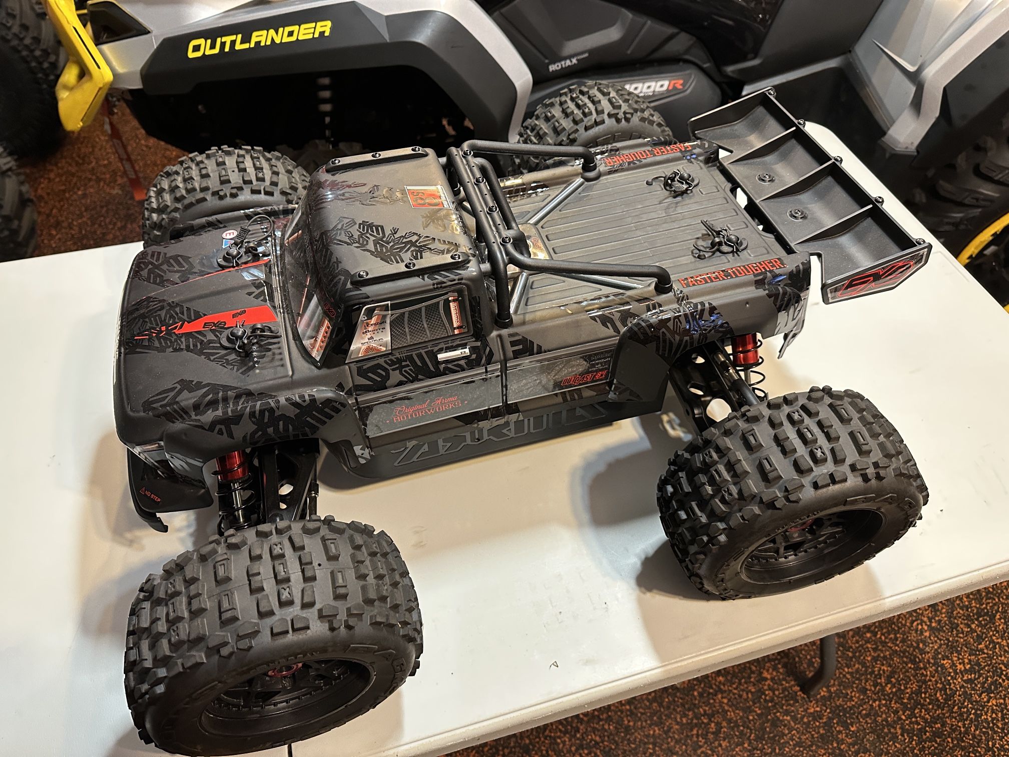 Brand New New (no box) Arrma Outcast 8S BLX EXB Brushless RTR 1/5 4WD Stunt Truck