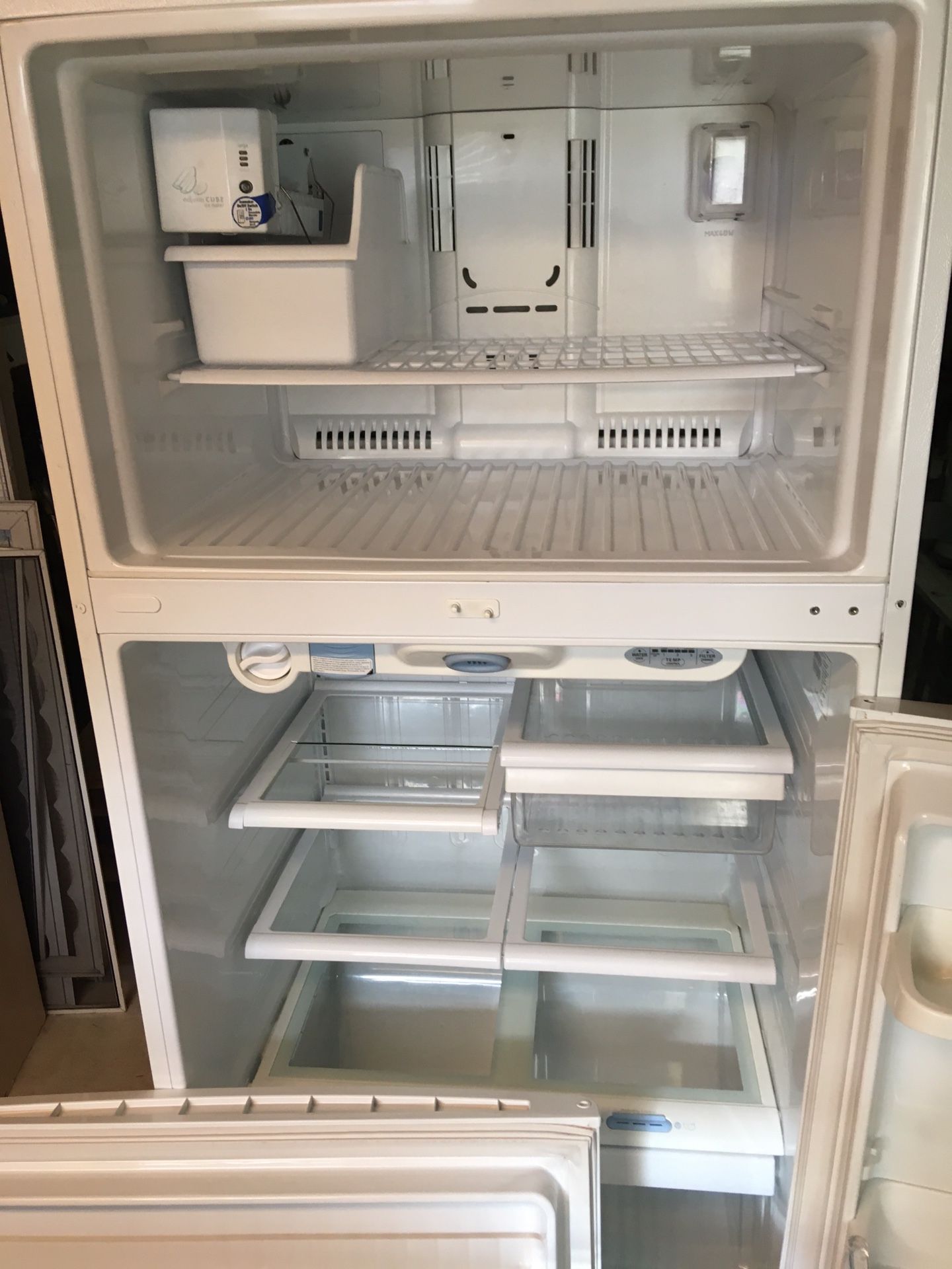 Kenmore model# 795.79302.901 white refrigerator