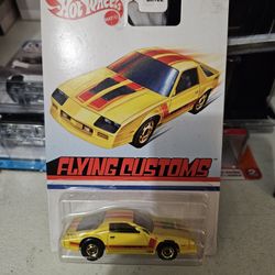 Hot Wheels Flying Customs 85 Chevrolet Camaro Iroc-Z